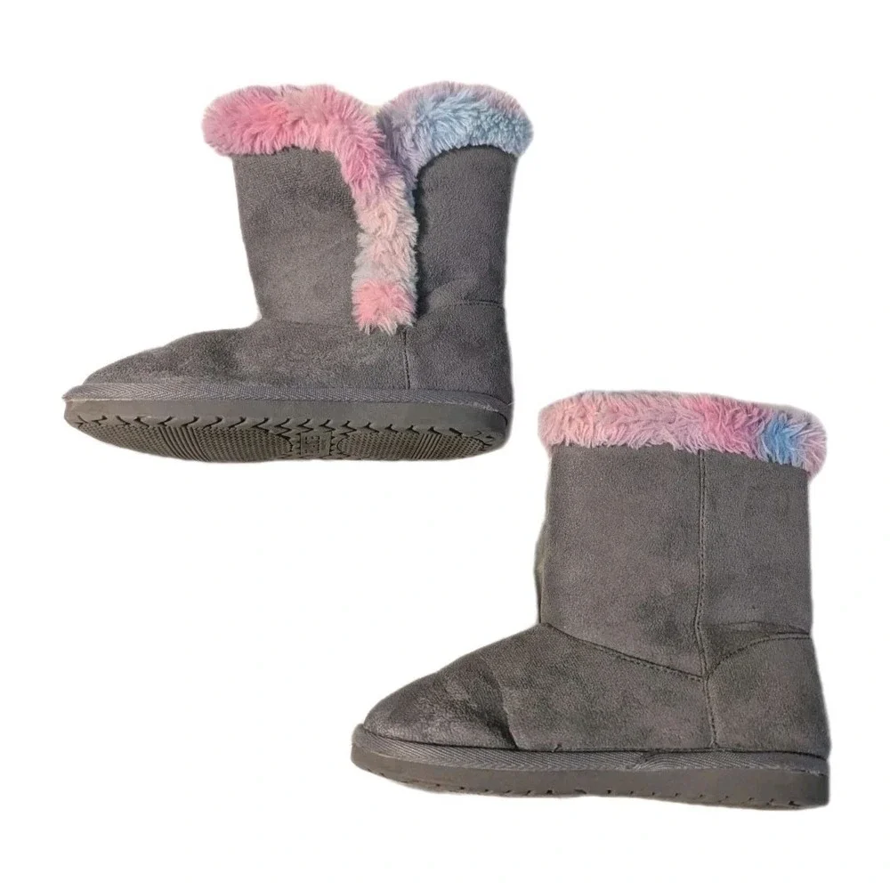 The Children's Place Girl's 13 Winter Fuzzy Boots‎ Faux Suede Rainbow Fur Gray